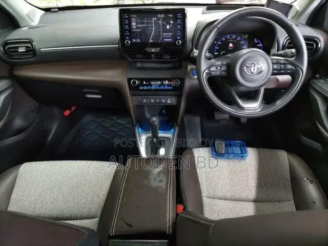 Toyota Yaris Cross 2021 Gold