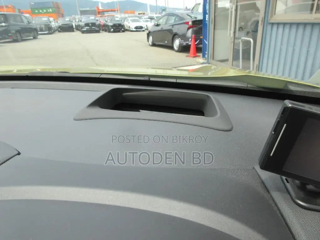 Toyota Yaris Cross 2021 Gold