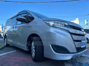 Toyota Noah 2021 Silver