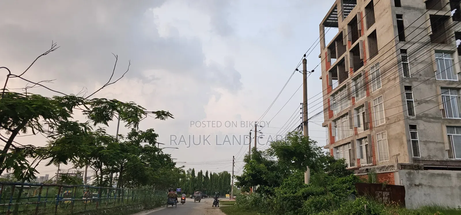 Plot for sale in Dhaka Uttara, East-facing