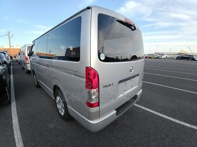 Toyota HiAce 2021 Silver