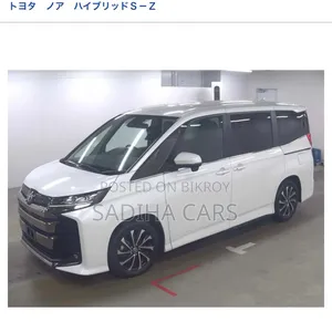 Toyota Noah 2023 White