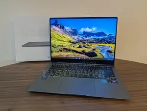 New Laptop Samsung Galaxy Book5 Pro 16GB Intel Core i7 SSD 512GB