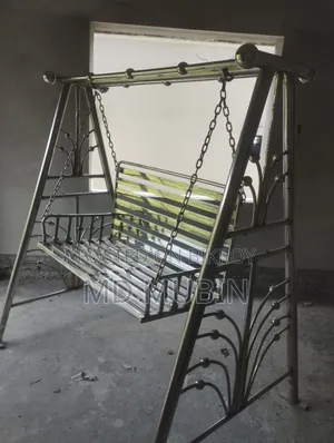 বাচ্চাদের দোলনা