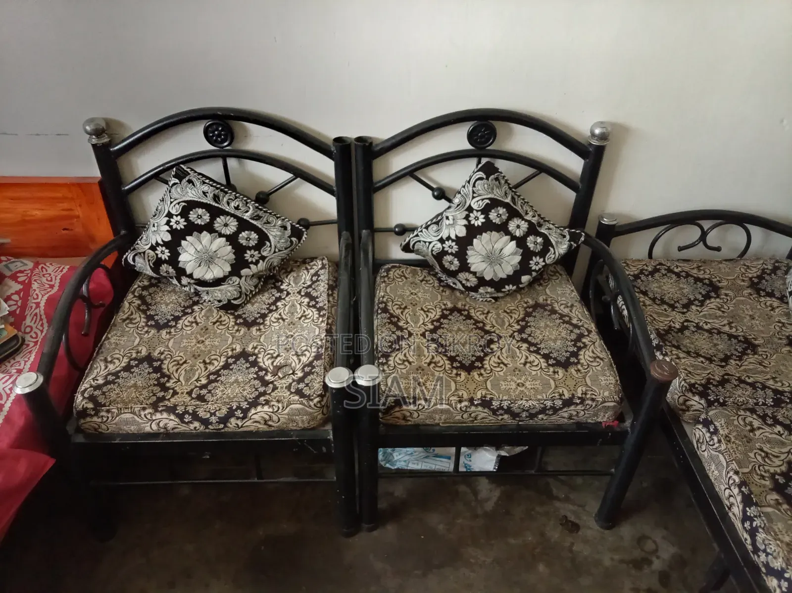 Khub Vlo Condition Ase Sofaset Jodi Nite Chan Nite Paren 3+1+1+1table