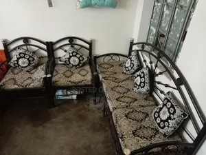 Khub Vlo Condition Ase Sofaset Jodi Nite Chan Nite Paren 3+1+1+1table