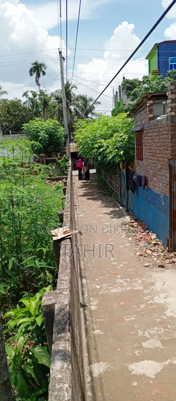 3bdrm House in ফুল ফ্রেশ জমি তিন, Khulna Sadar for Sale