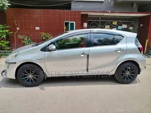 Toyota Aqua 2017 Silver