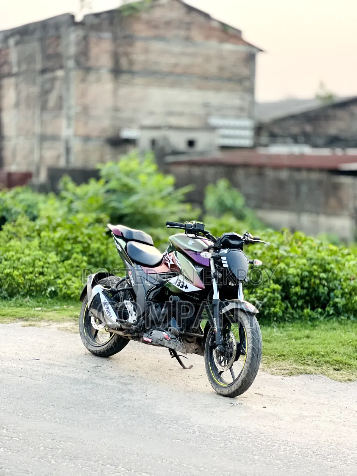 সুজুকি জিক্সার মনোটোন ২০২২ কালো