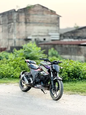 সুজুকি জিক্সার মনোটোন ২০২২ কালো