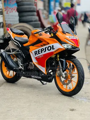Honda CBR 2022 Orange