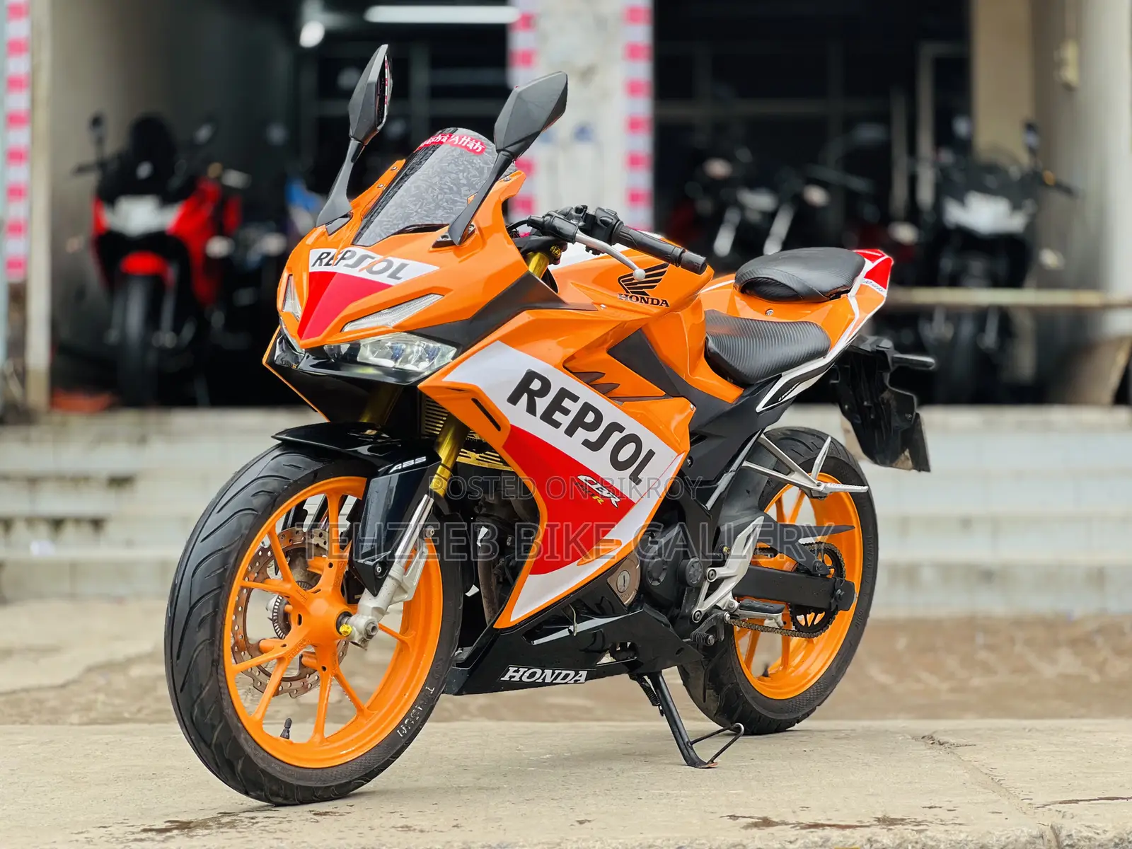 Honda CBR 2022 Orange