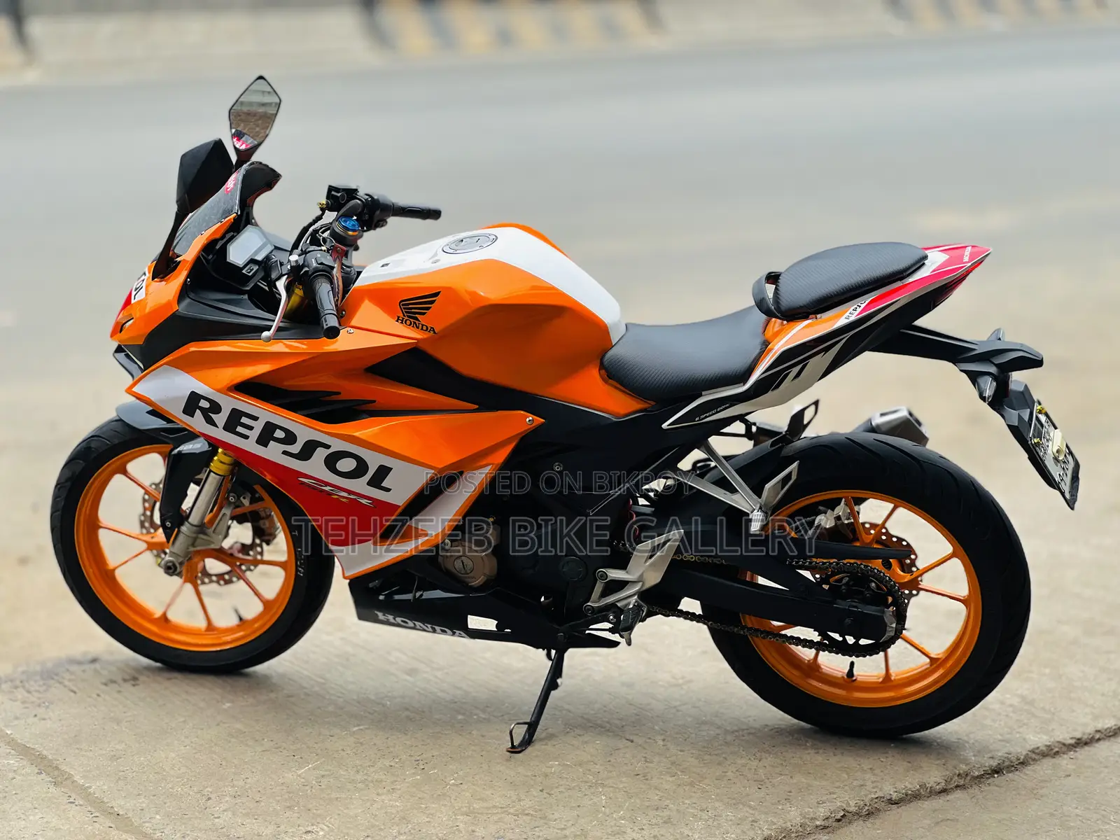Honda CBR 2022 Orange