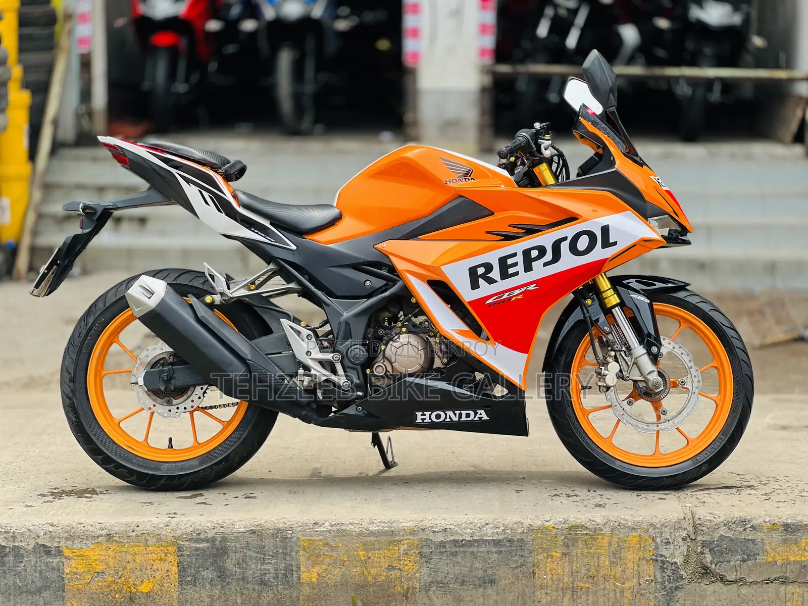 Honda CBR 2022 Orange