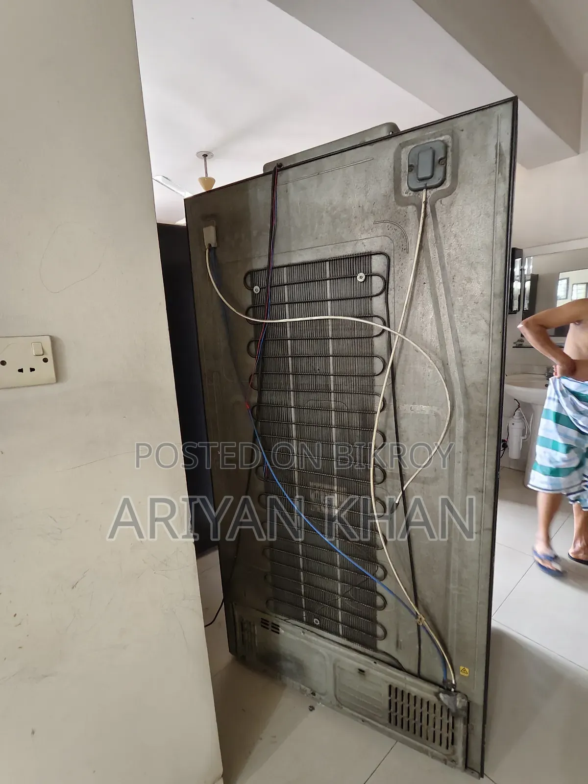 Double door fridge in very good condition, fresh like new
