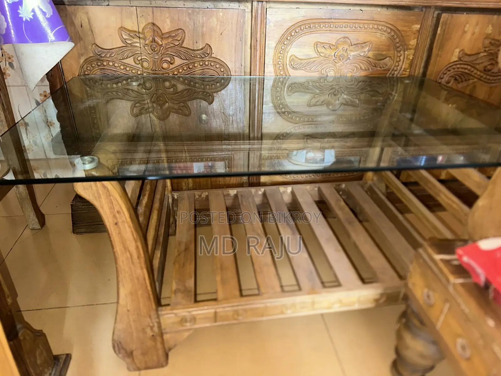 সোফা সেট বিক্রি করা হবে।