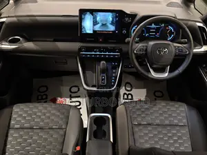New Toyota Voxy 2025 Pearl