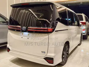 New Toyota Voxy 2025 Pearl