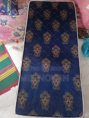 সিঙ্গেল ম্যাট্রেস