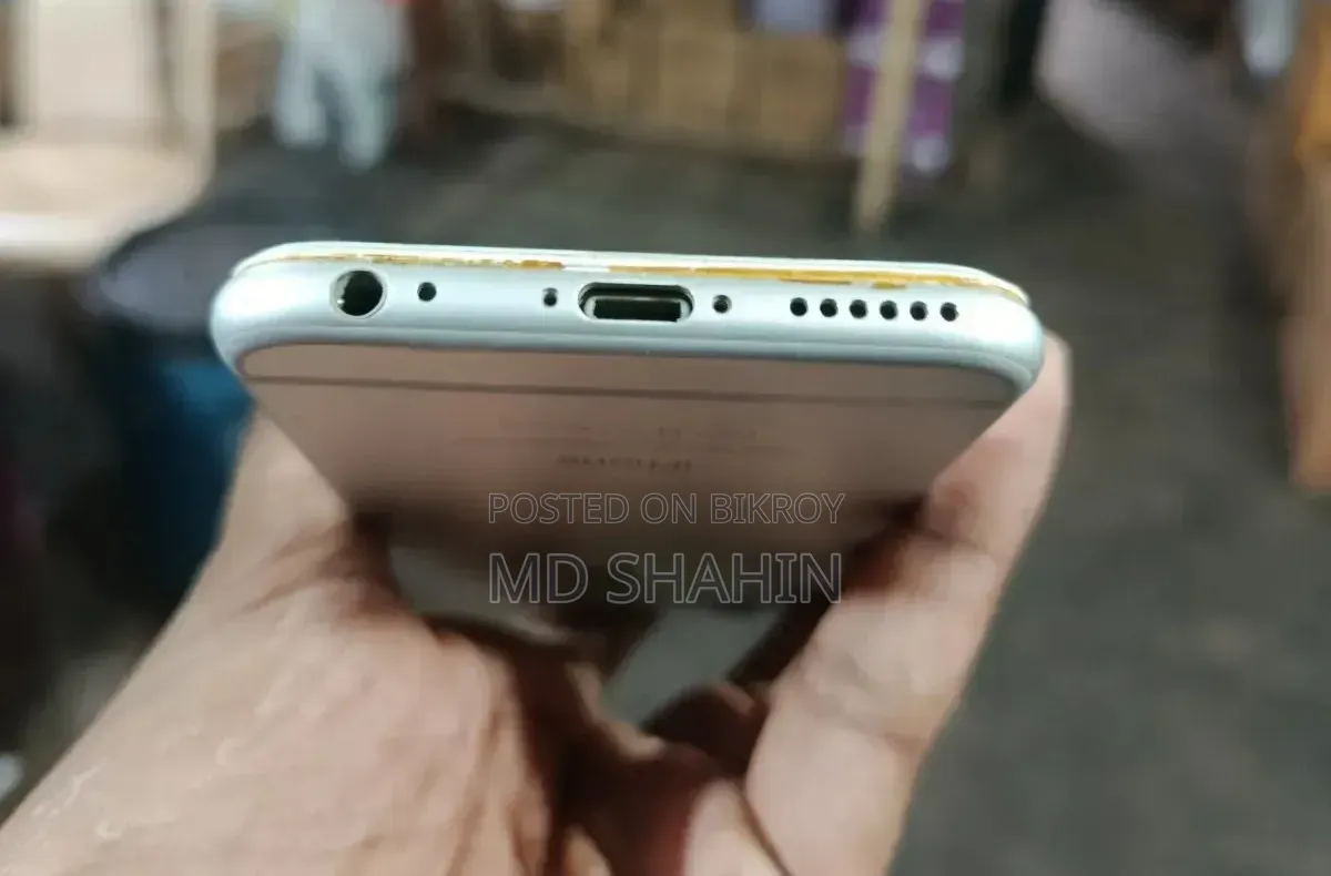 Apple iPhone 6s 32 GB White