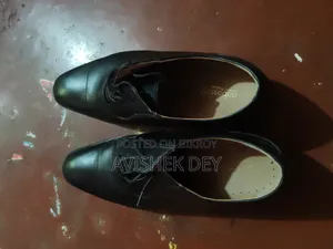 Black Shoe