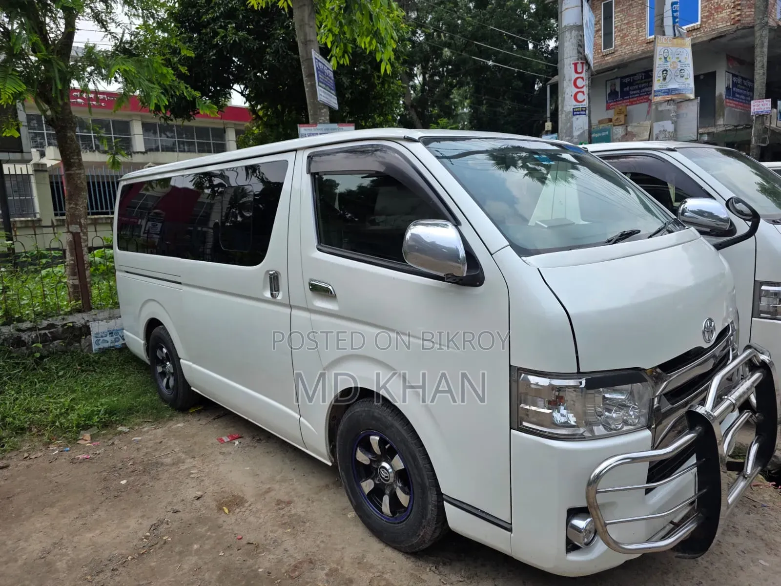 Toyota HiAce 2016 White