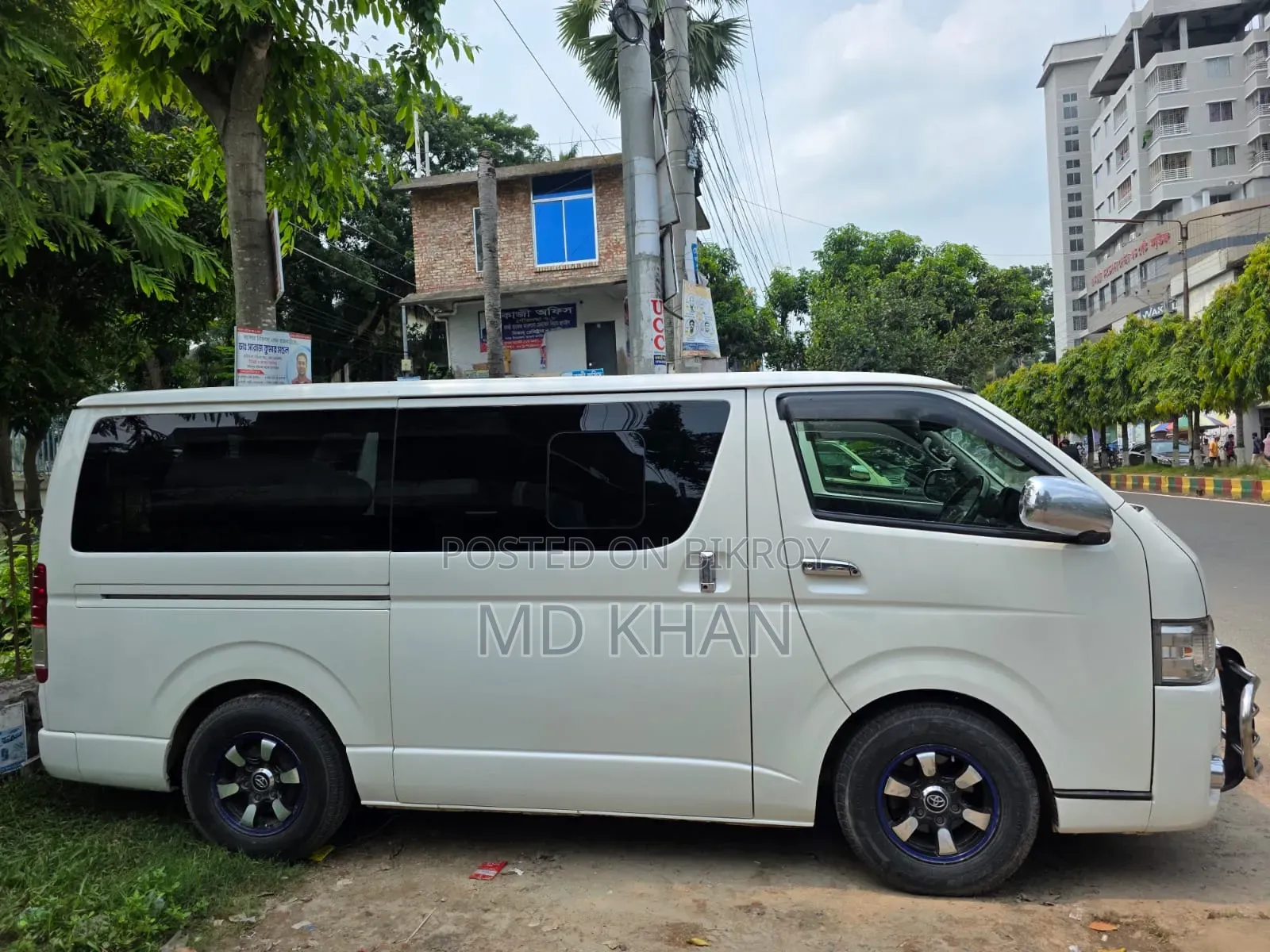 Toyota HiAce 2016 White