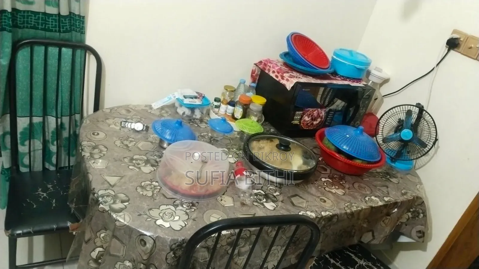 Dining table for sale