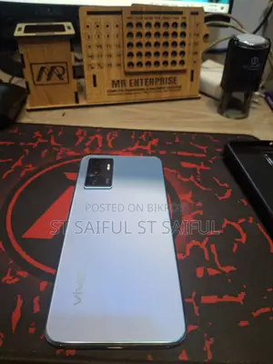 Vivo V23 128 GB