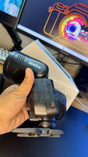 Godox V100 Flash for Sony (Ideal for Portrait Photography)