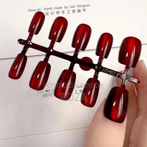 ফেইক নেলস