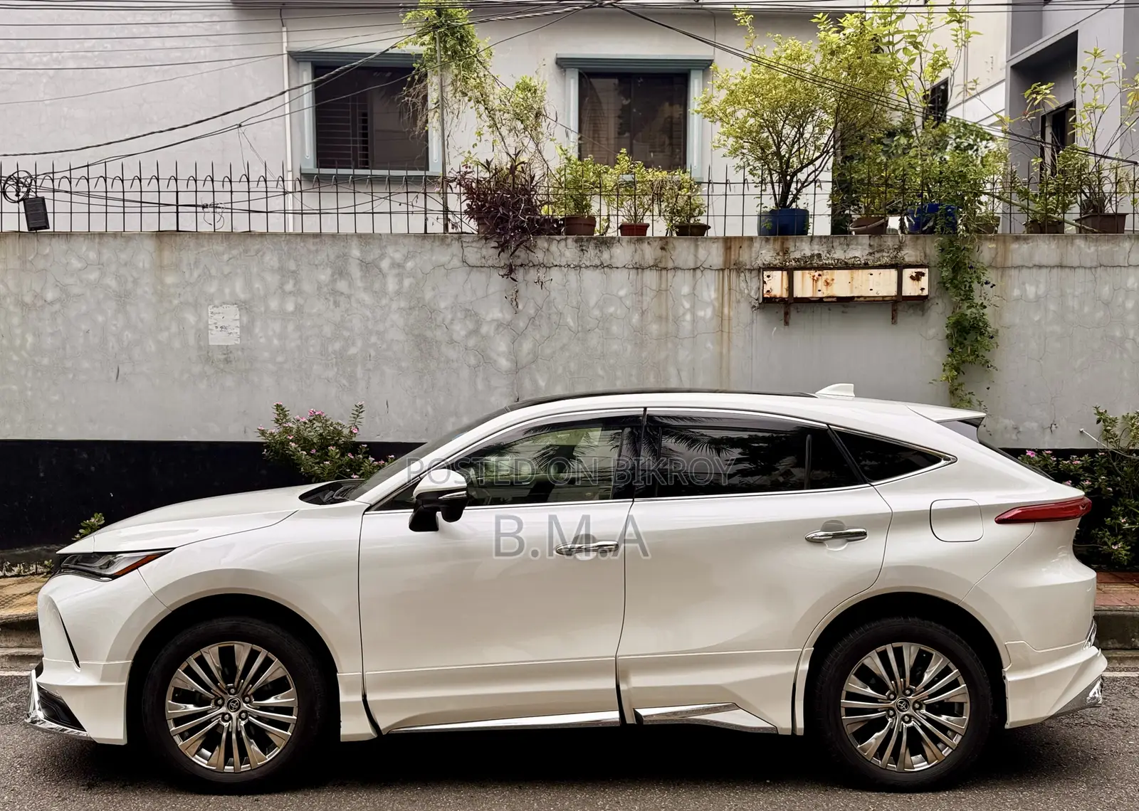 Toyota Harrier Hybrid Z 2020 Pearl