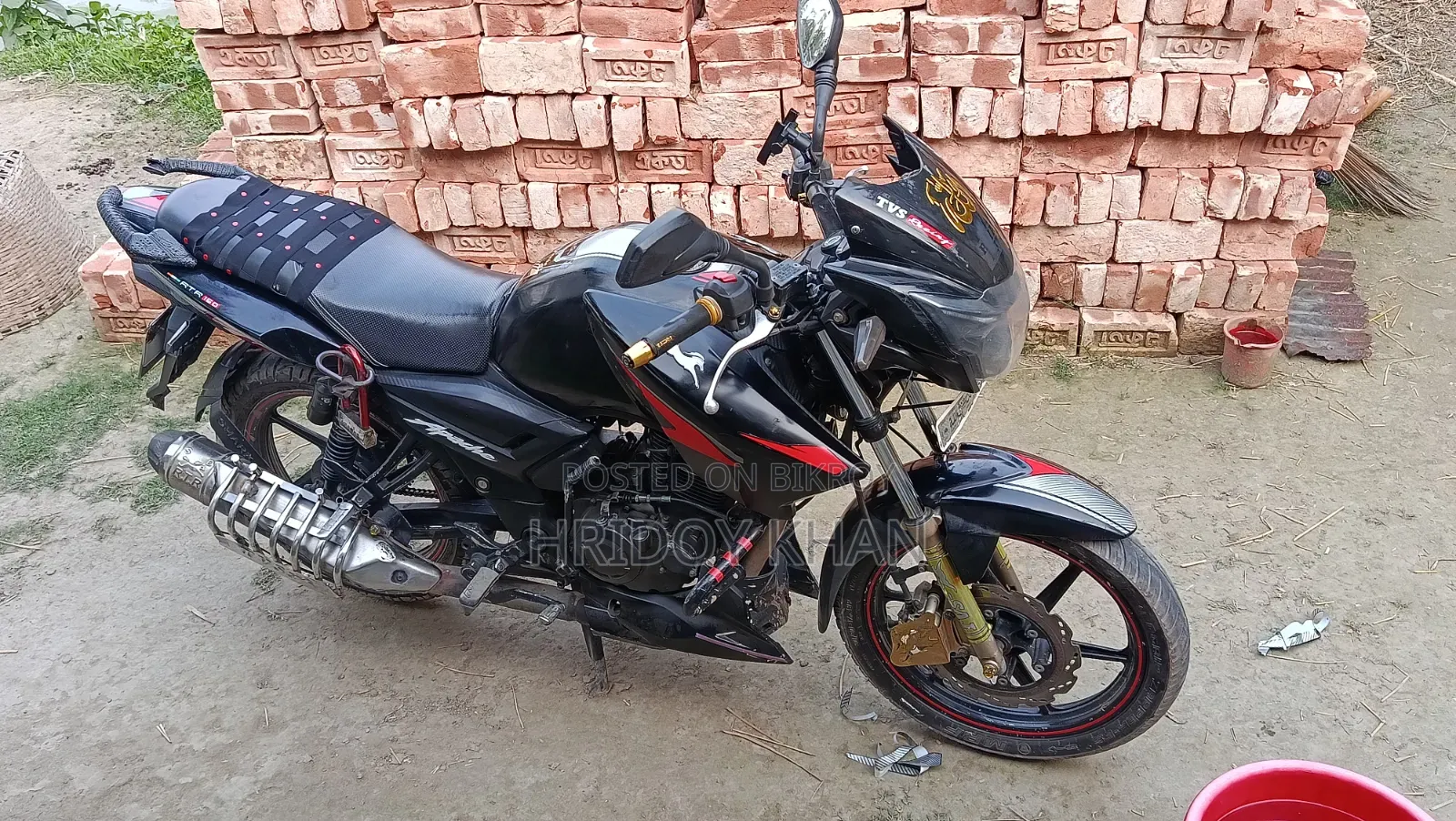 টিভিএস অ্যাপাচি আরটিআর ১৬০ ২ভি ২০১৭ কালো