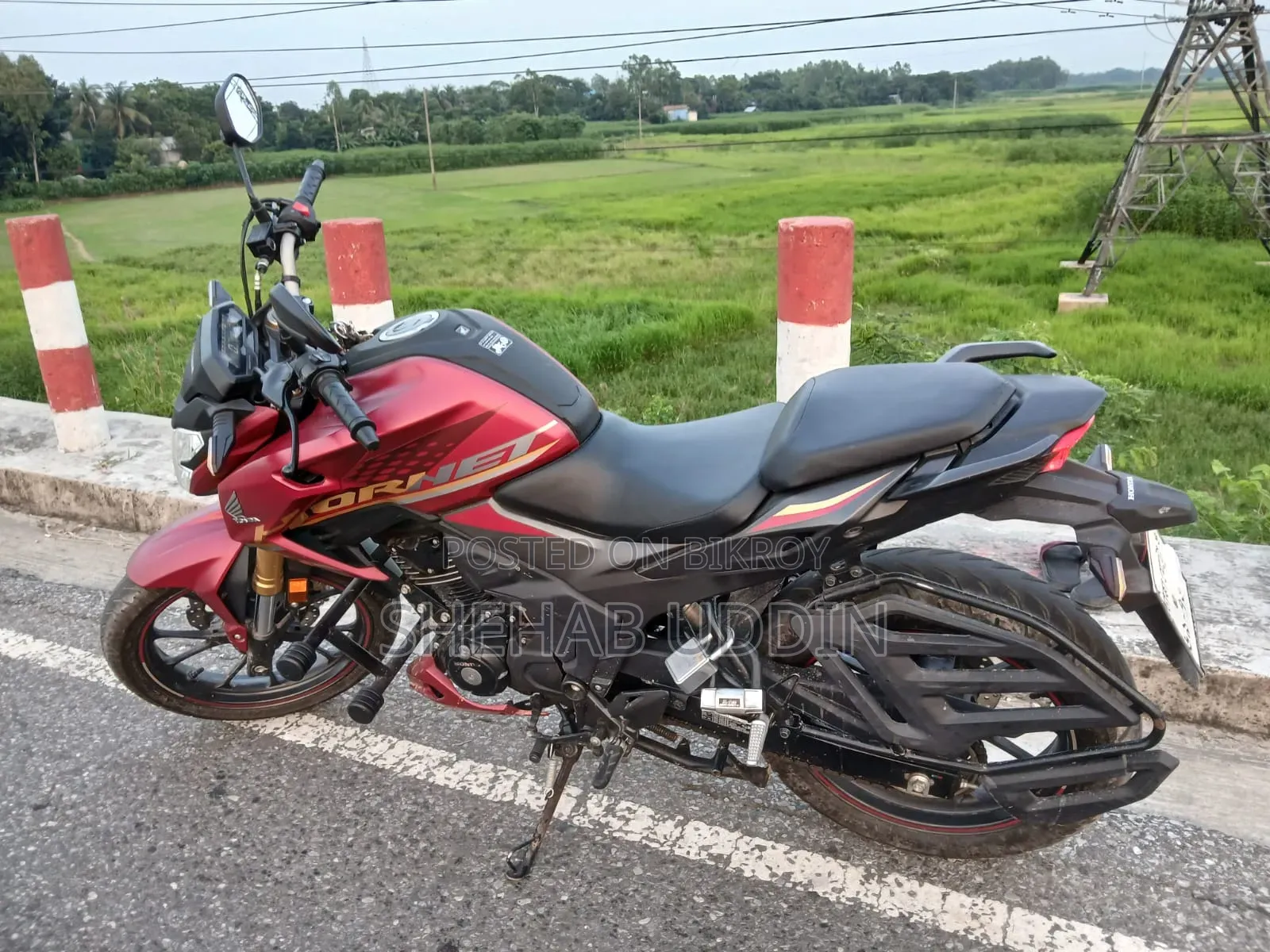 Honda Hornet 2025 Red