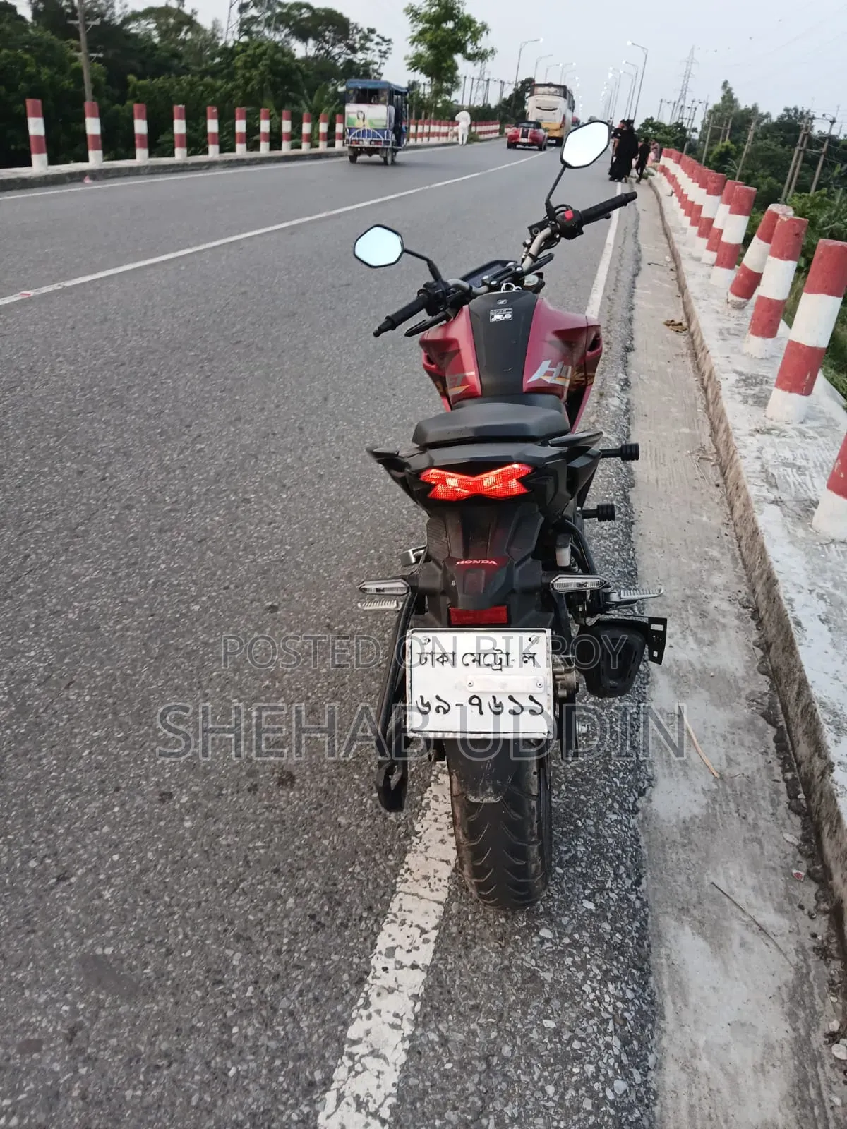Honda Hornet 2025 Red