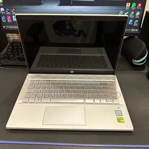Laptop HP Pavilion 14-ce3064st 8GB Intel Core i3 SSD 256GB
