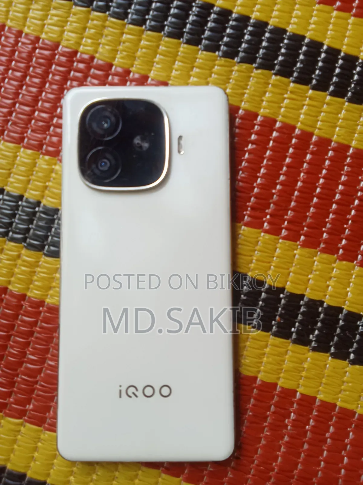iQOO 256 GB White