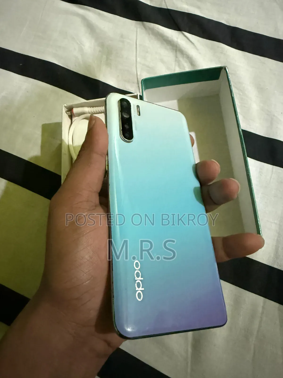 Oppo F15 256 GB