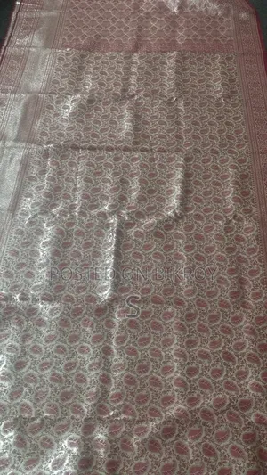 বেনারসি শাড়ি