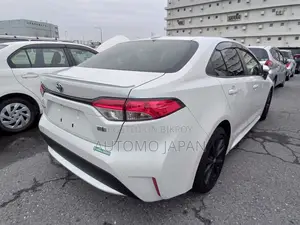 Toyota Corolla 2021 Pearl