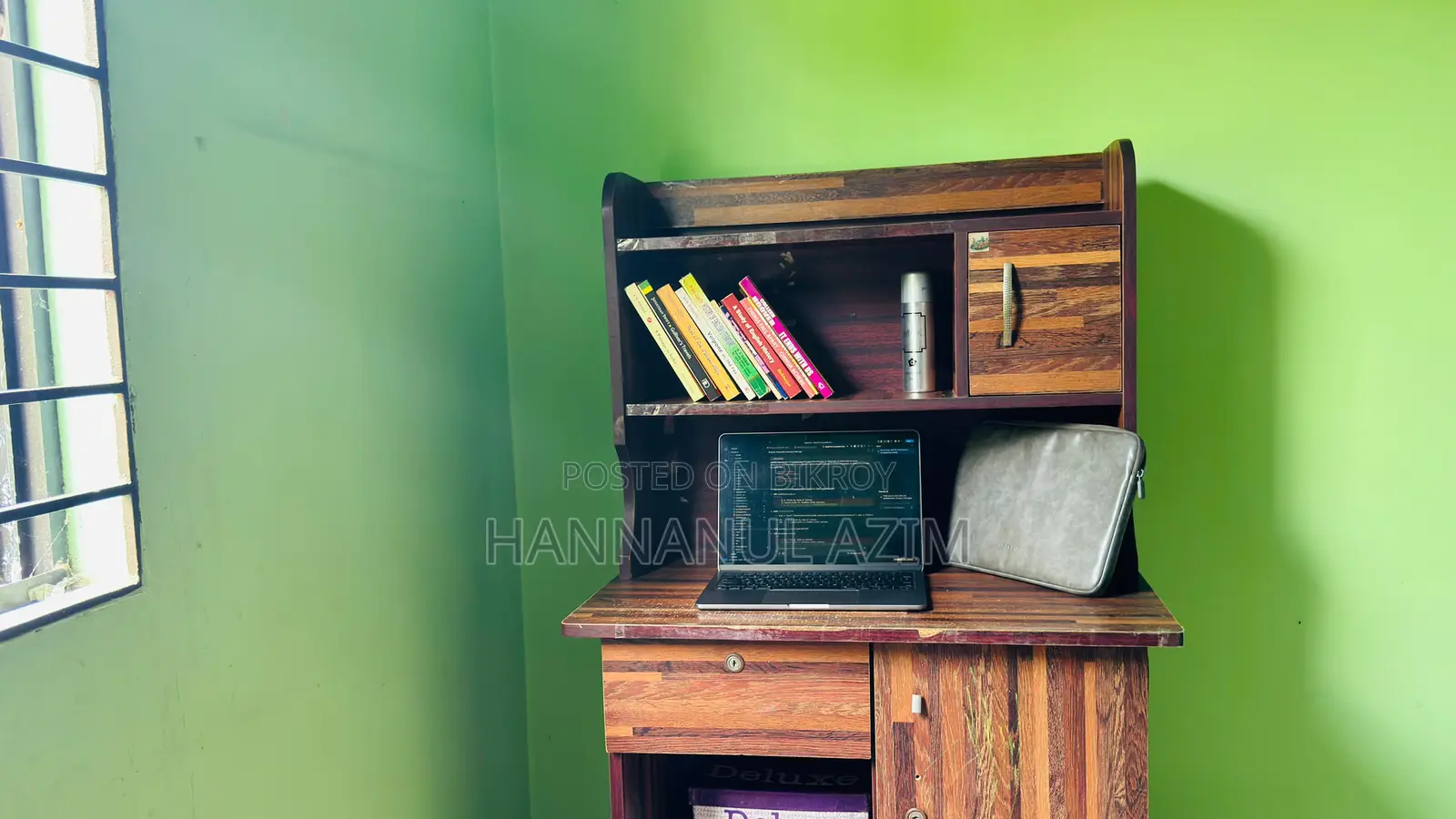 Reading Table With Storage | Study Table | Good Condition
