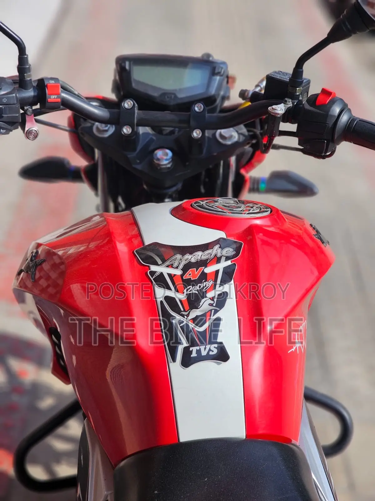 TVS Apache RTR 160 4V 2021 Red