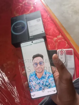 Vivo V40 5G 256 GB সাদা