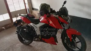 TVS Apache 160 4V 2021 Red
