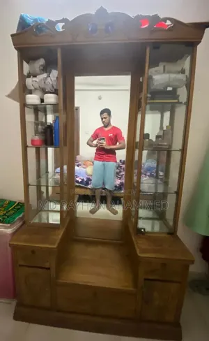 ড্রেসিং টেবিল