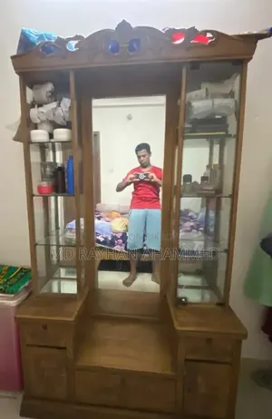 ড্রেসিং টেবিল