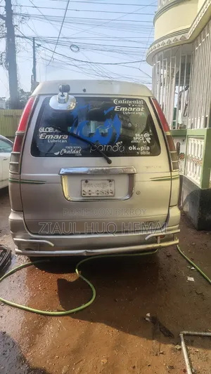 Toyota Noah 2.0 All-Wheel Drive (8 Seater) 2003 Silver