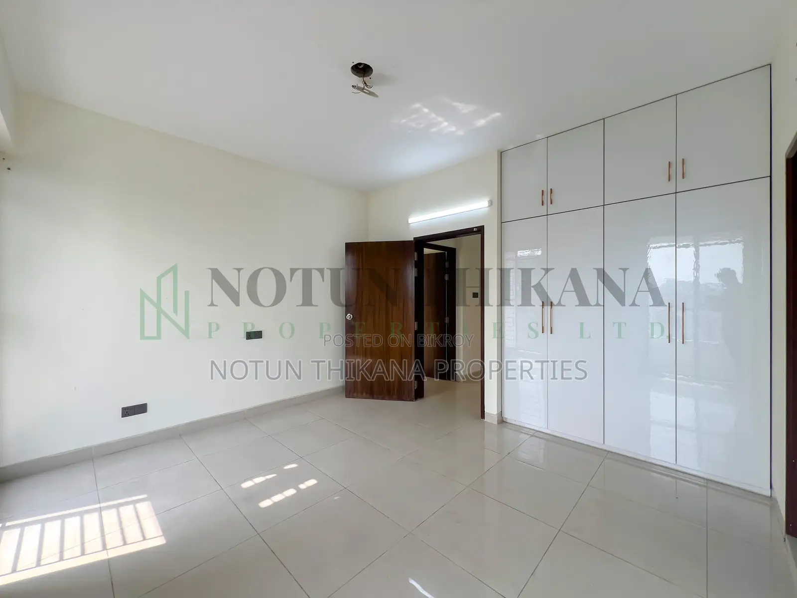 3-bedroom Apartment in Bashundhara City for rent