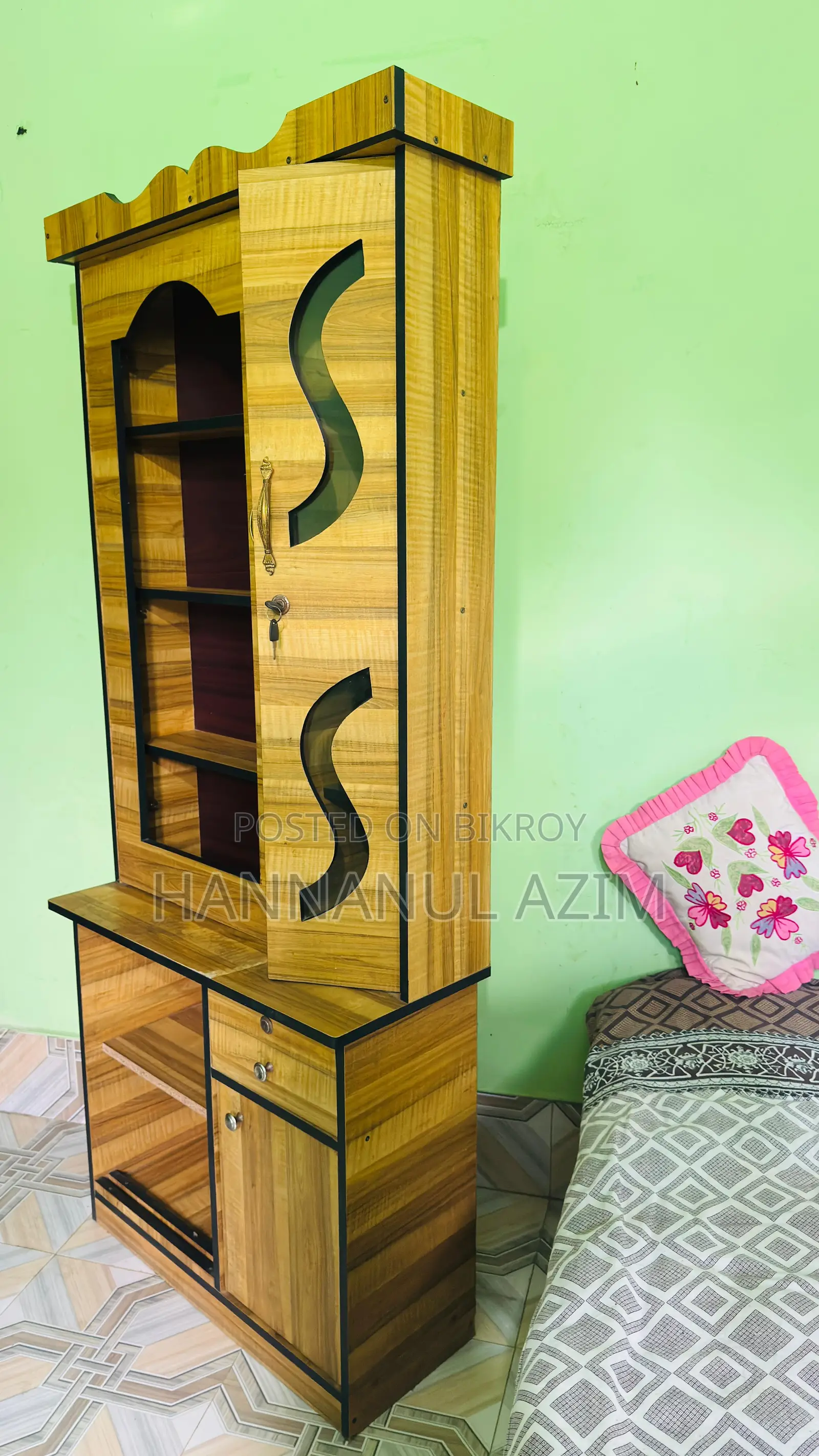 Dressing Table With Mirror | Board Finish | Good Condition | Urgent Sale