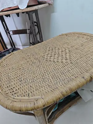 বেতের সোফা সেট কুশন এবং টি টেবিল সহ